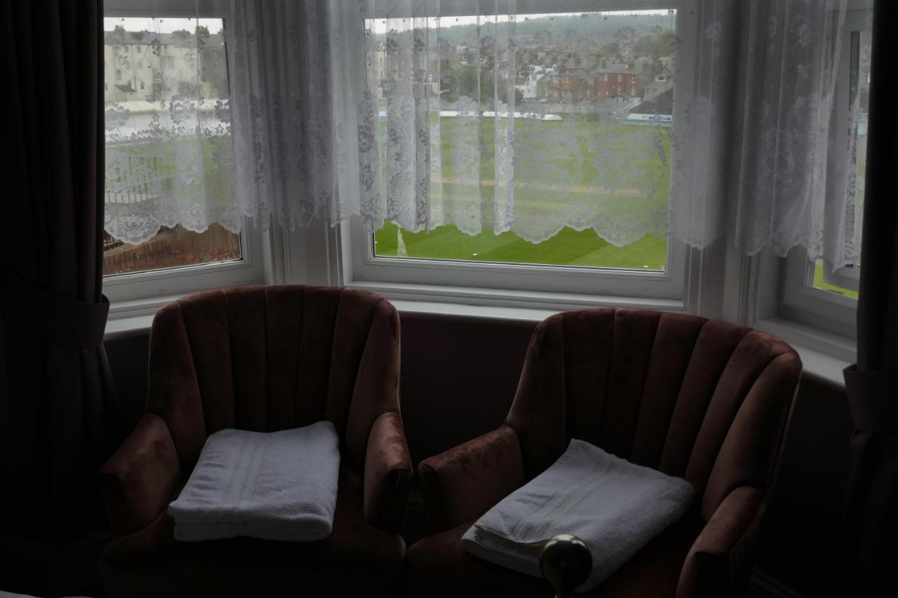 King Room Cricket View Second Floor